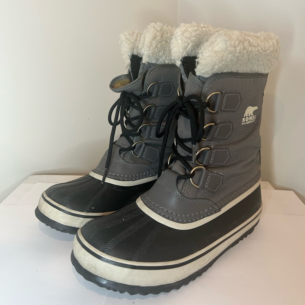 Sorel Carnival Winter Waterproof Boots - Women’s size 7